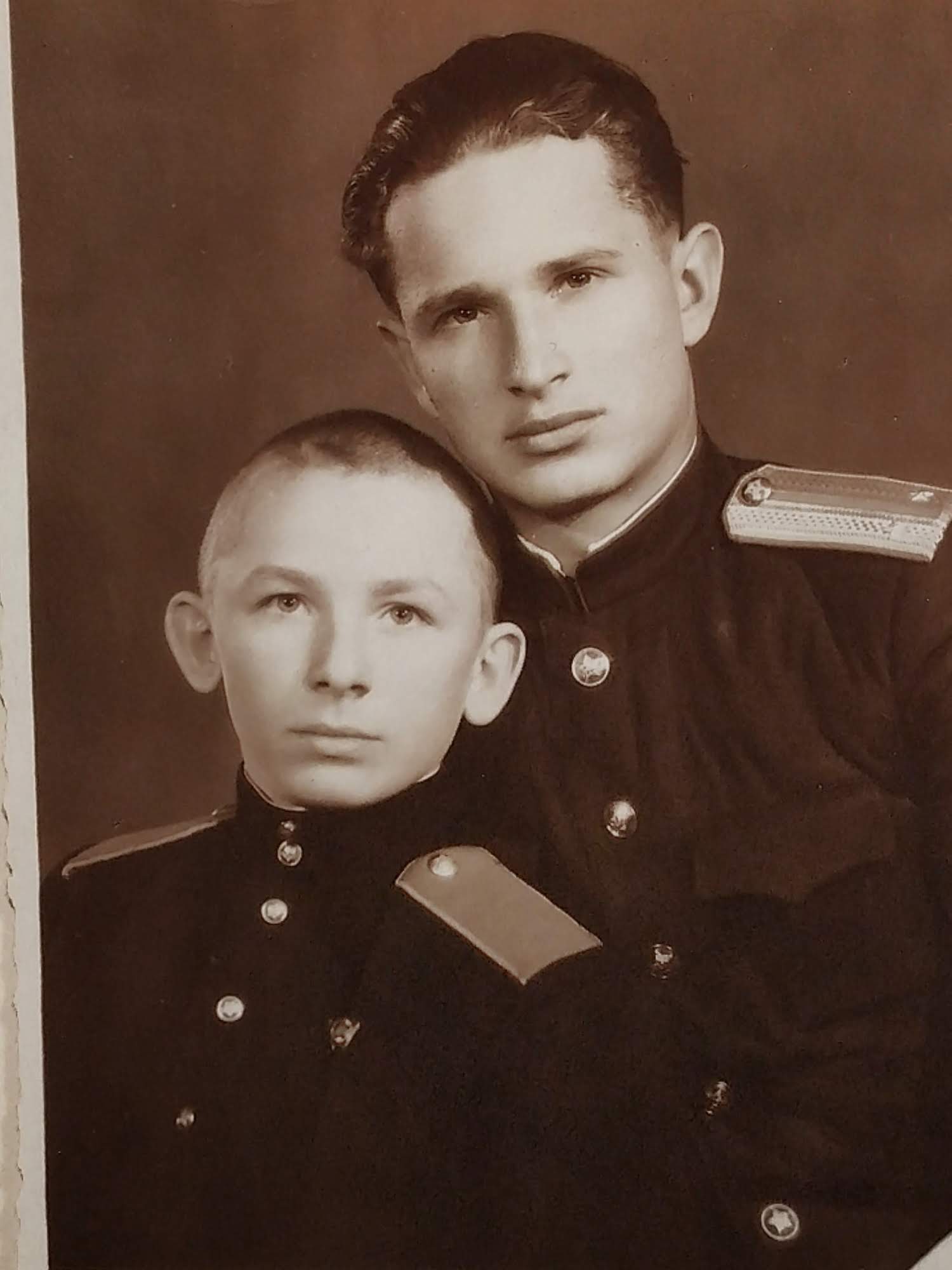 Валерий Курылев Воронежское Суворовское военное училище Воронеж  1944 - 1954  